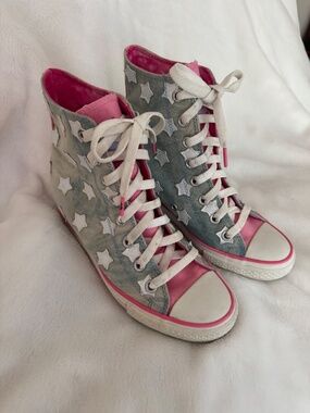 Y2K Early Sketchers "Daddy's Money" hidden wedge hi-top canvas pink, blue, stars